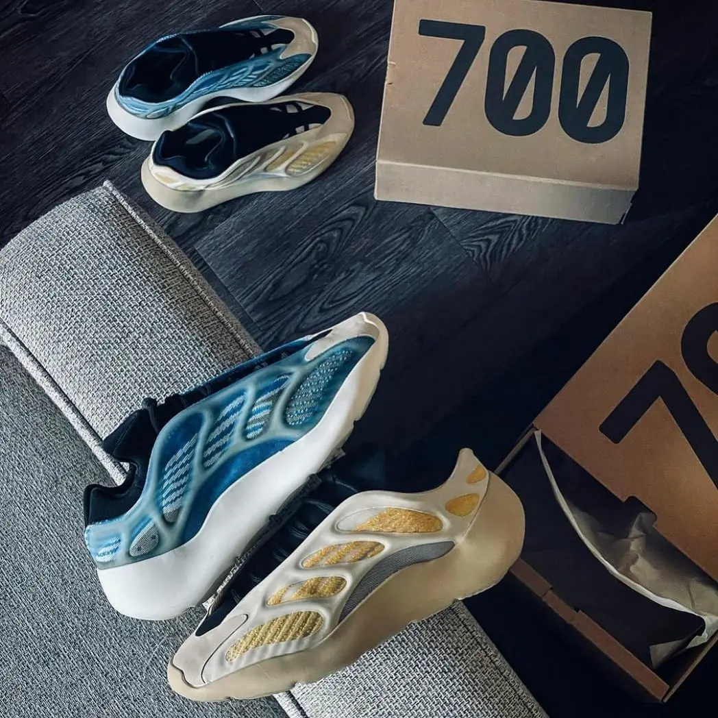Original 1:1 Quality Yeezy 700 v3 Shoe Azeal Running Sneakers Men Women Kid Casual Running Sport Shoes Sneakers
Original 1:1 Quality Yeezy 700 v3 Shoe Azeal Running Sneakers Men Women Kid Casual Running Sport Shoes Sneakers