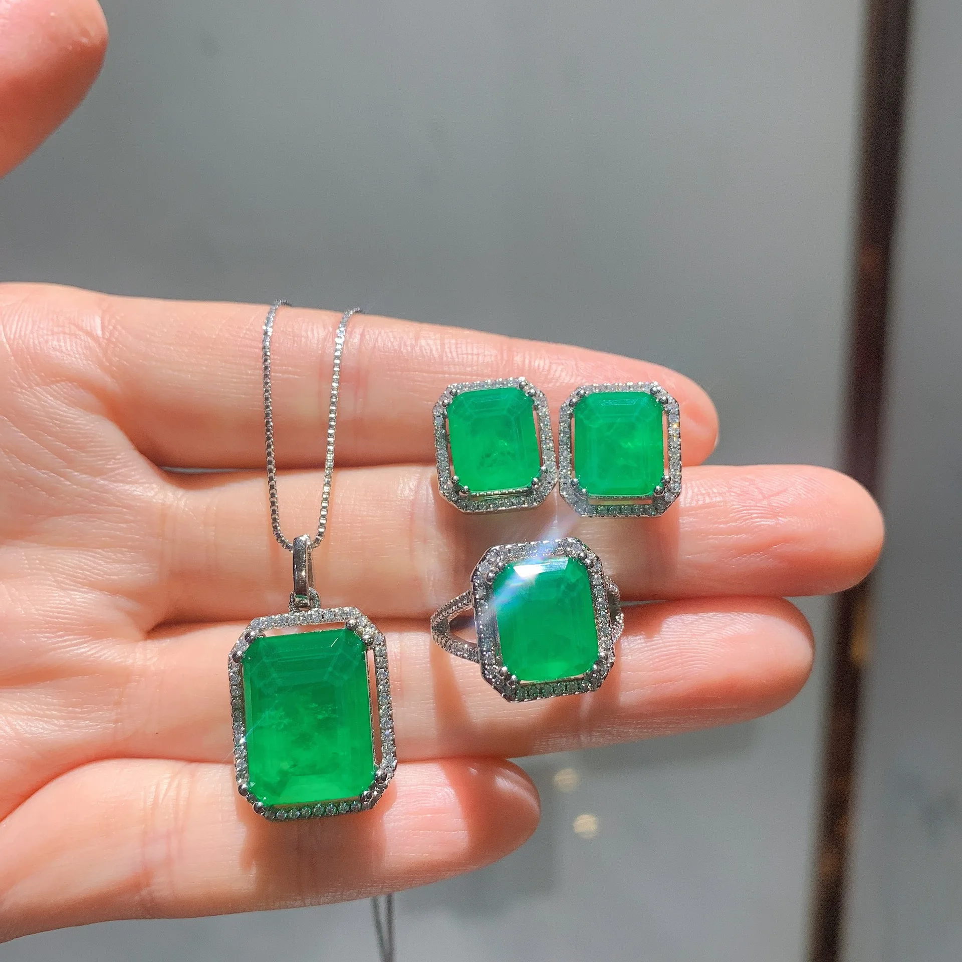 925 Sterling Silver Jewelry Set Blue Paraiba Tourmaline Earrings Necklace Set Geometric Big Rectangle Diamond Necklace Earirngs
925 Sterling Silver Jewelry Set Blue Paraiba Tourmaline Earrings Necklace Set Geometric Big Rectangle Diamond Necklace Earirngs