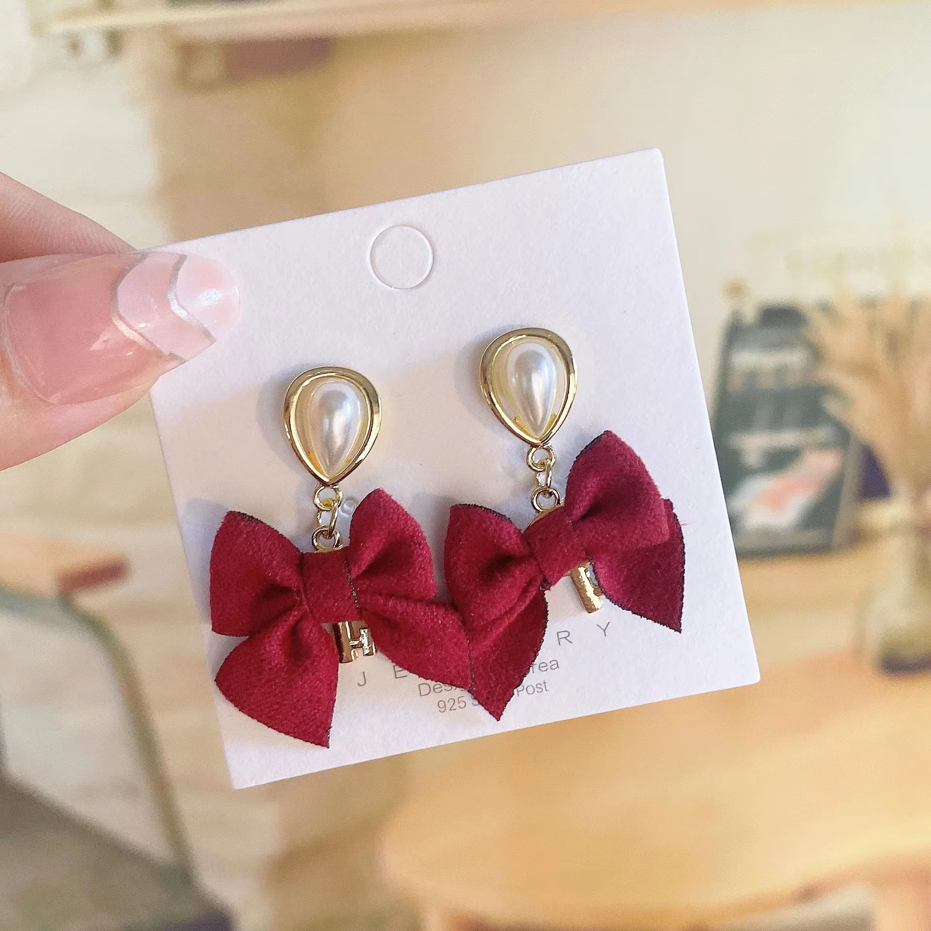 S925 Silver Pin Retro French Bow Earrings women's Korean Latest Design Geometric Square Diamond Long Earrings
S925 Silver Pin Retro French Bow Earrings women's Korean Latest Design Geometric Square Diamond Long Earrings