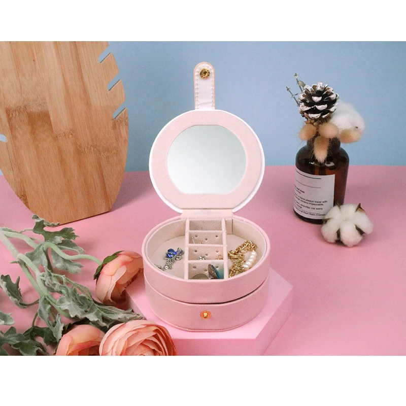 Newest Round Custom Logo Pink PU Leather Velvet Insert Jewelry Box Packaging Travel Box Gift Box
Newest Round Custom Logo Pink PU Leather Velvet Insert Jewelry Box Packaging Travel Box Gift Box