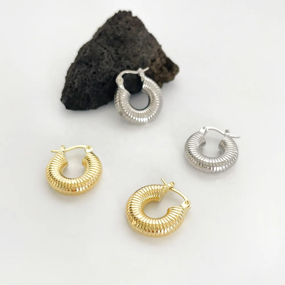 E0525 vintage small geometric chunky thick hoop earring for women minimalist gold plated tube carved hoop earrings jewelry, Gold/silver
E0525 vintage small geometric chunky thick hoop earring for women minimalist gold plated tube carved hoop earrings jewelry, Gold/silver