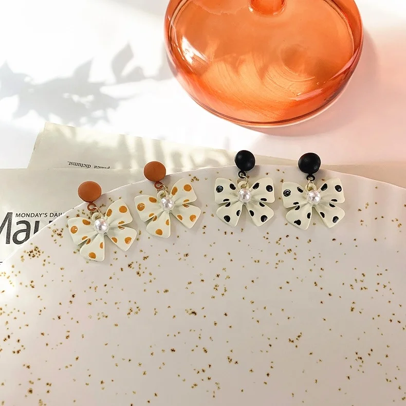 Fashion Women Jewelry Christmas Pearl Bow Knot Design Earrings Elegant Simple Cute Paint Spot Butterfly Earrings Jewelry
Fashion Women Jewelry Christmas Pearl Bow Knot Design Earrings Elegant Simple Cute Paint Spot Butterfly Earrings Jewelry
