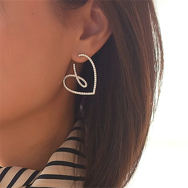 Korean Style Personality Cute Love Heart Earrings For Women 2021 New Shinning Rhinestones Jewelry Brincos
Korean Style Personality Cute Love Heart Earrings For Women 2021 New Shinning Rhinestones Jewelry Brincos