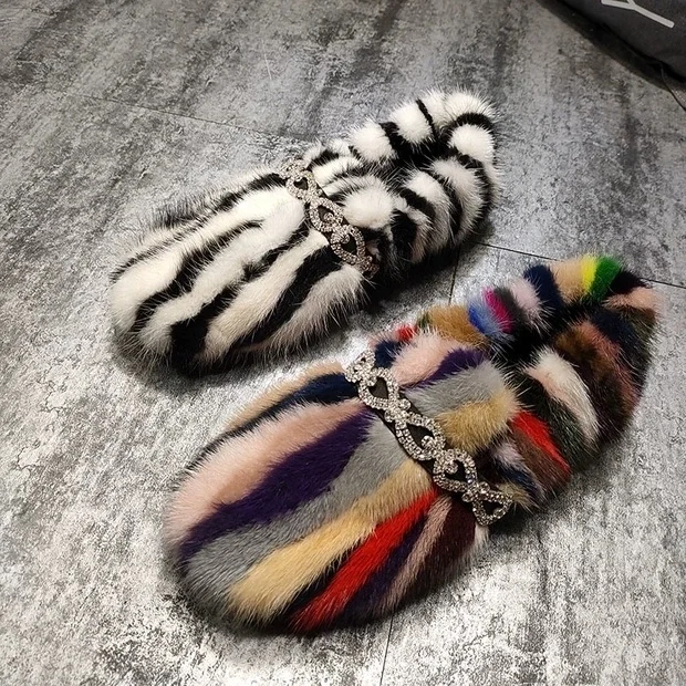 2021 Fall Hot Sale Fashion Winter Fur Slides Sandals Fur Round Toe Sexy Fluffy Cute Plush Womens Flat Slippers
2021 Fall Hot Sale Fashion Winter Fur Slides Sandals Fur Round Toe Sexy Fluffy Cute Plush Womens Flat Slippers