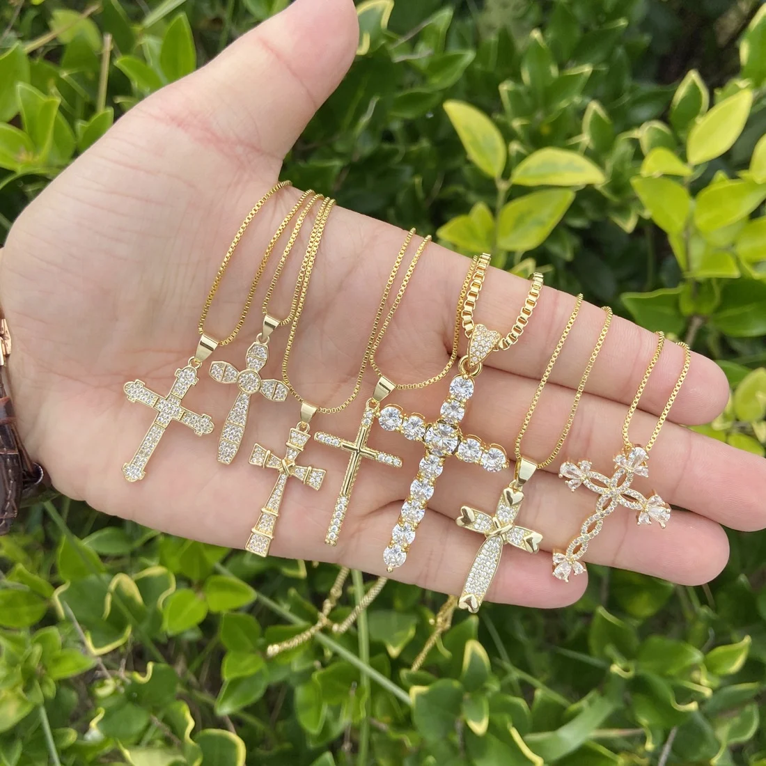 Dubai Saudi Gold Personality Hip Hop Jewelry Women Plated 18K Gold Cross Necklace
Dubai Saudi Gold Personality Hip Hop Jewelry Women Plated 18K Gold Cross Necklace