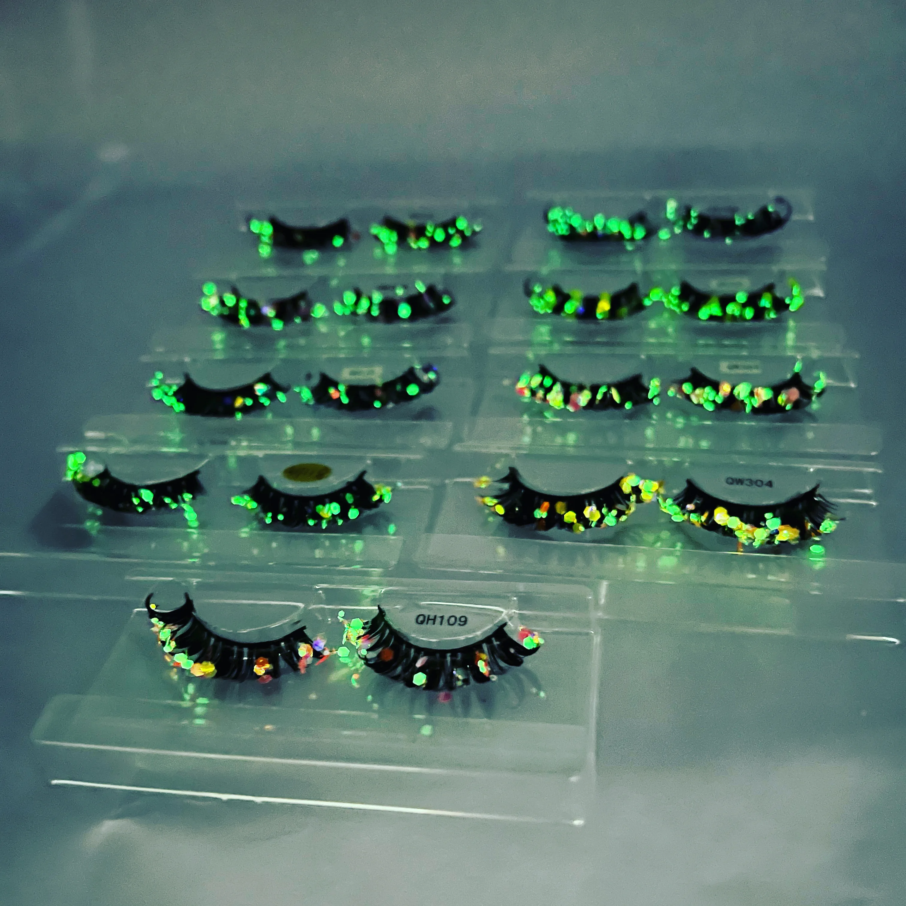 Custom package your logo printing lashes manufacturer DIY luminous sequins special 3d magnetic faux mink lashes
Custom package your logo printing lashes manufacturer DIY luminous sequins special 3d magnetic faux mink lashes
