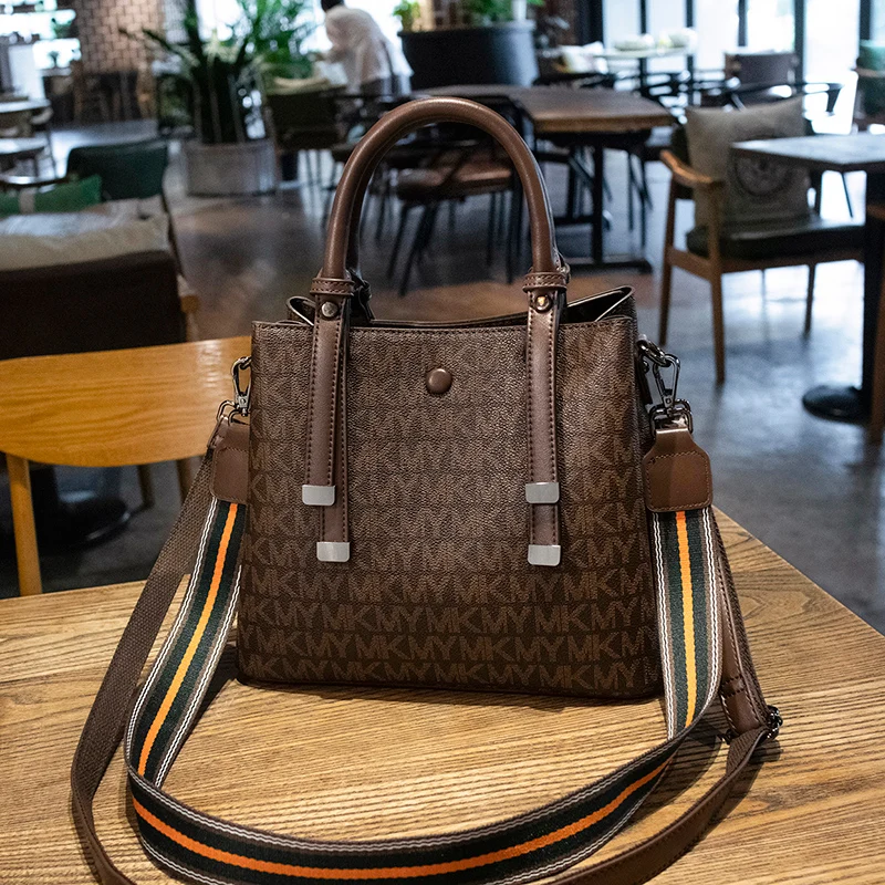 2022 Luxury Designer Pu leather wholesale designer handbag womens handbags, 2 colors
2022 Luxury Designer Pu leather wholesale designer handbag womens handbags, 2 colors
