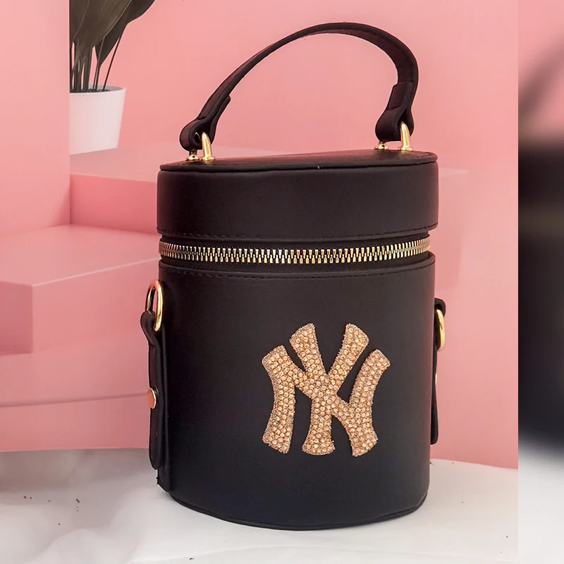 Spring cylindrical bag female 2021 new trendy one-shoulder messenger bag net red chain cylindrical handbag wholesale, Customizable
Spring cylindrical bag female 2021 new trendy one-shoulder messenger bag net red chain cylindrical handbag wholesale, Customizable