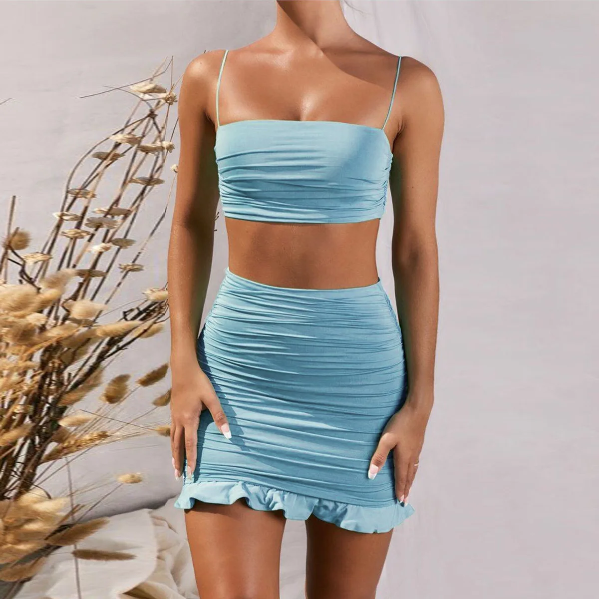 2020 New fashion women spaghetti strap top bra and Ruffles skirt two piece set bodycon women ladies clothing
2020 New fashion women spaghetti strap top bra and Ruffles skirt two piece set bodycon women ladies clothing