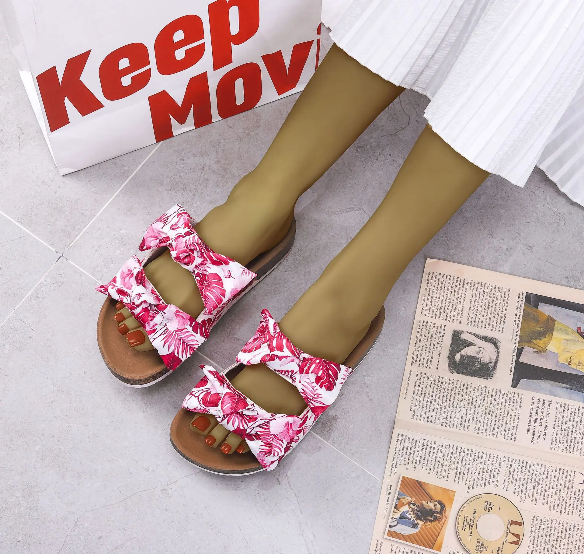 High Quality Couple Luxury Slides Women Shoes Ladies women hawaii Slippers 2022, 3 colors
High Quality Couple Luxury Slides Women Shoes Ladies women hawaii Slippers 2022, 3 colors