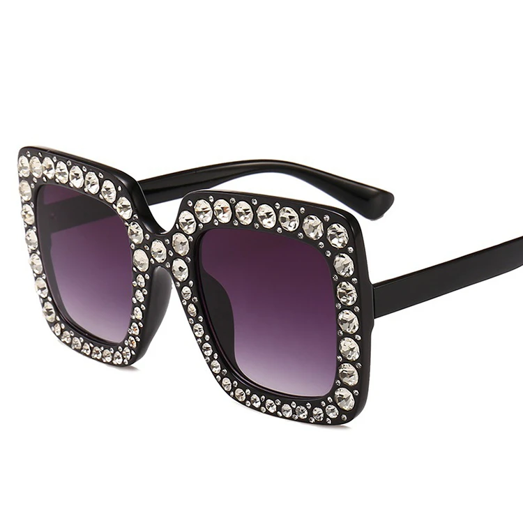 wholesale Diamond Four boxes European and American fashion sun shades personalized square frame sunglasses, Picture shows
wholesale Diamond Four boxes European and American fashion sun shades personalized square frame sunglasses, Picture shows