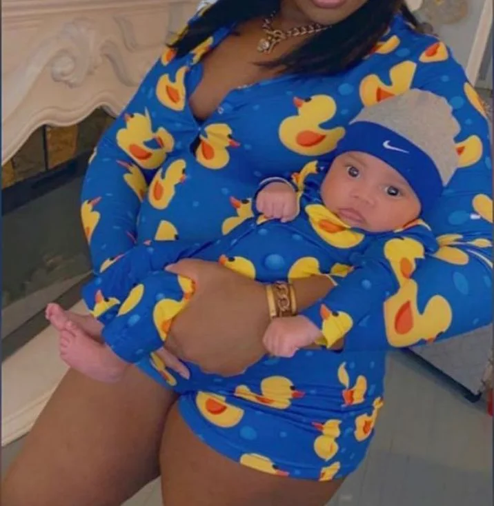 wholesale long sleeve girl baby sleepwear onesie cookie print mother and daughter matching outfits, Picture color
wholesale long sleeve girl baby sleepwear onesie cookie print mother and daughter matching outfits, Picture color