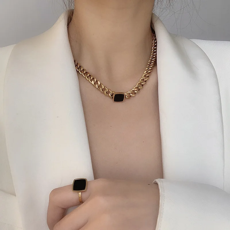 2021 fall fashion Hiphop Jewelry factory price gold necklace women stainless steel
2021 fall fashion Hiphop Jewelry factory price gold necklace women stainless steel