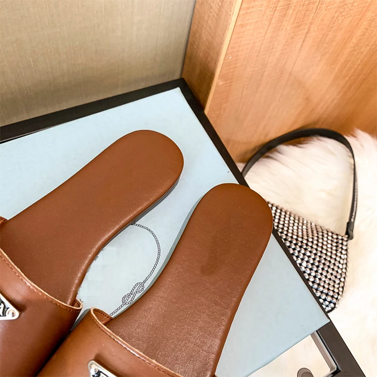 P Luxury brand Orginal sliperely women sandals new 2021 hot flat slippers women white slide
P Luxury brand Orginal sliperely women sandals new 2021 hot flat slippers women white slide