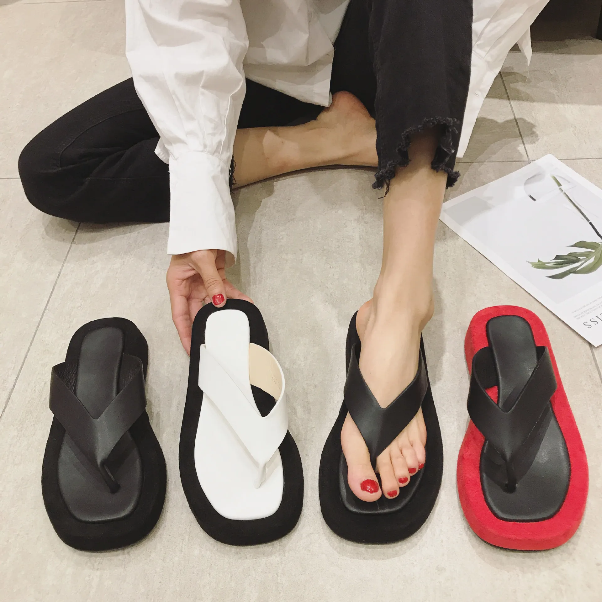 dropshipping custom logo CC luxury designer Square open toe PU leather Beach Flop Slippers Wedges platform flip flops For Women
dropshipping custom logo CC luxury designer Square open toe PU leather Beach Flop Slippers Wedges platform flip flops For Women