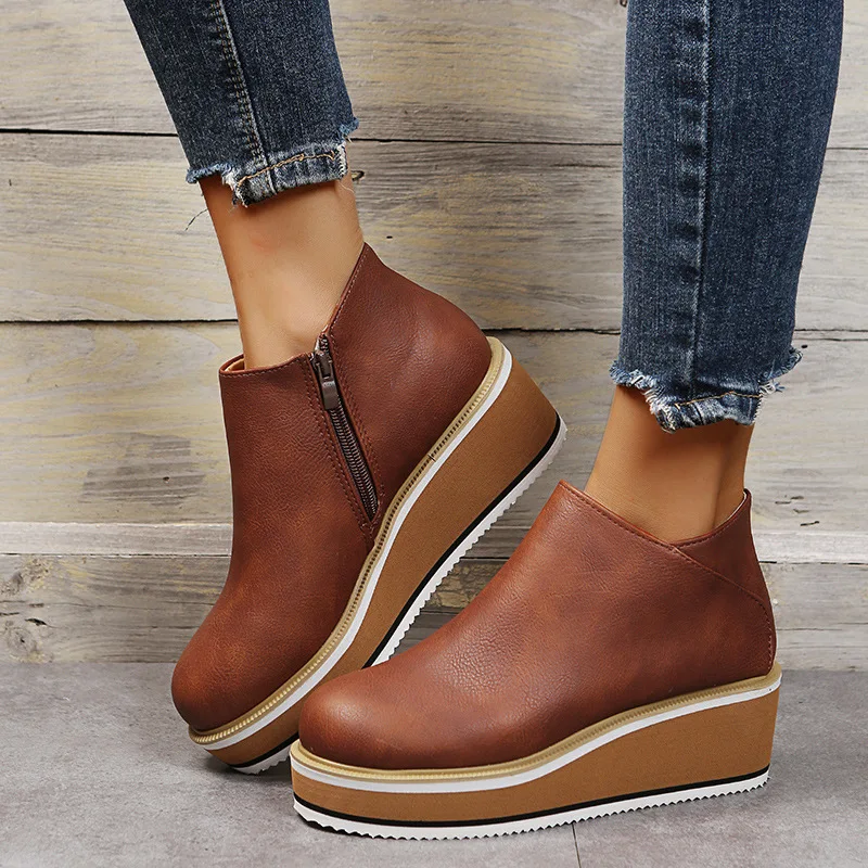 New design Thick bottom increased reflective Genuine Leather shoes Short boots women's casual sports shoes
New design Thick bottom increased reflective Genuine Leather shoes Short boots women's casual sports shoes