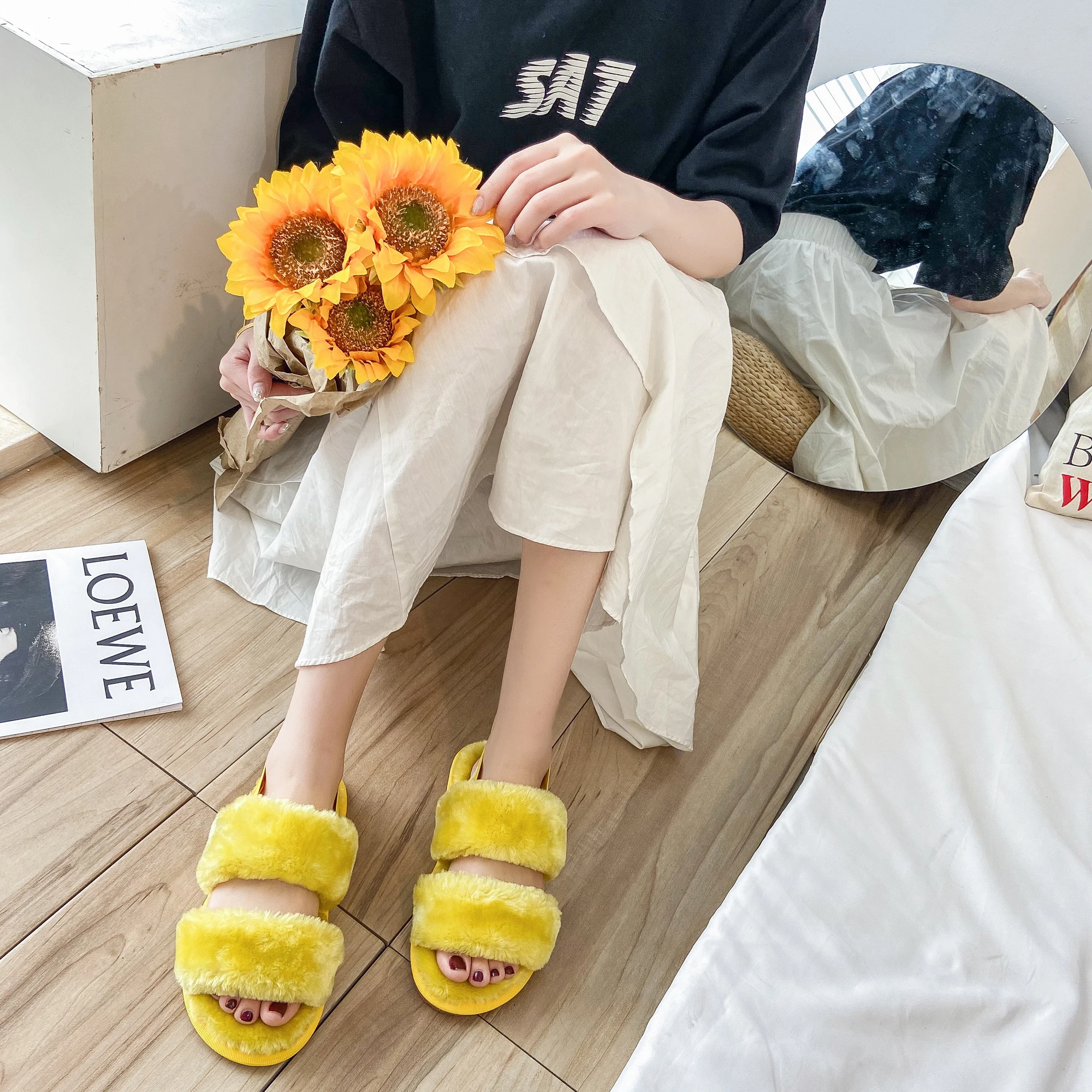 Wholesale lady fashion Shoe pure Color Soft sandals Women faux fur slides indoor outdoor fur Slippers, As picture
Wholesale lady fashion Shoe pure Color Soft sandals Women faux fur slides indoor outdoor fur Slippers, As picture