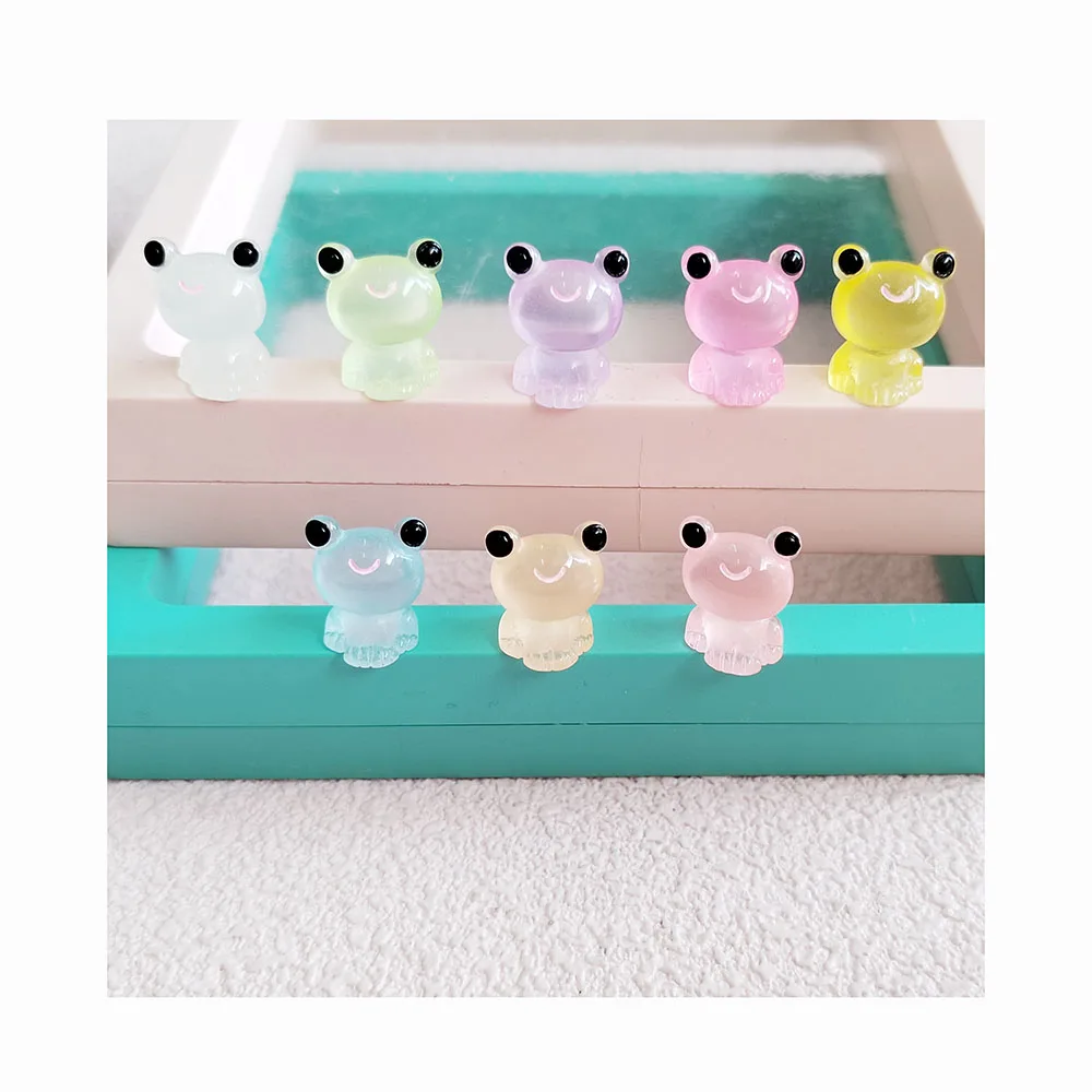 100Pcs Mini Resin Luminous Frogs Figures Glow In Dark Tiny Frogs Ornaments For Fairy Garden Ornament Accessories DIY
100Pcs Mini Resin Luminous Frogs Figures Glow In Dark Tiny Frogs Ornaments For Fairy Garden Ornament Accessories DIY