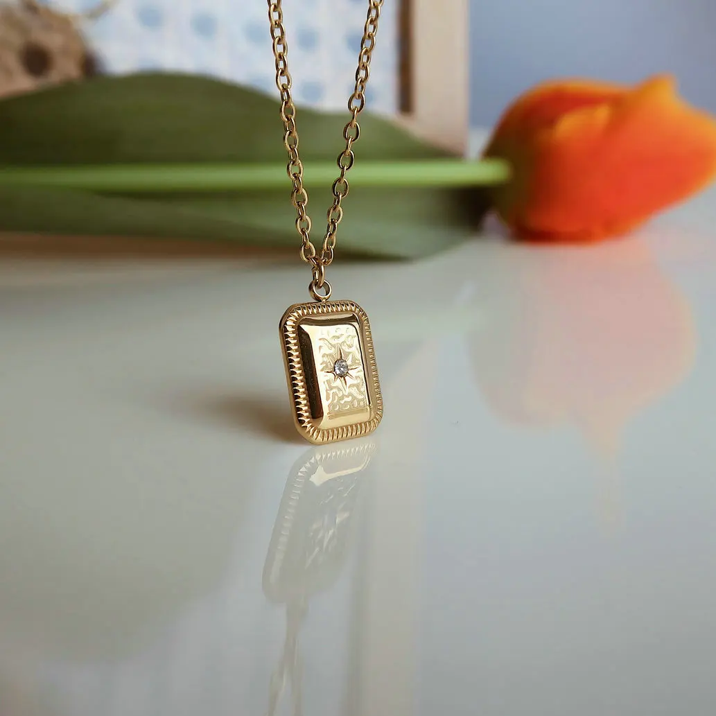 Trendy Titanium Steel Sun Necklace 18K Gold Plating 316l Stainless Steel Diamond Square Pendant Necklace Hip Hop Jewelry
Trendy Titanium Steel Sun Necklace 18K Gold Plating 316l Stainless Steel Diamond Square Pendant Necklace Hip Hop Jewelry