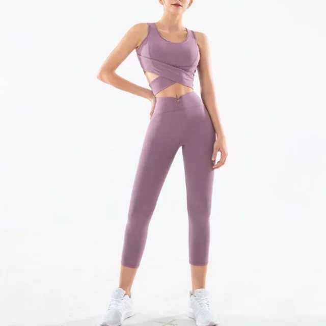 Sports Yoga suit fitness suit women's Gym quick dry loose fat European and American two piece suit sexy fashion
Sports Yoga suit fitness suit women's Gym quick dry loose fat European and American two piece suit sexy fashion