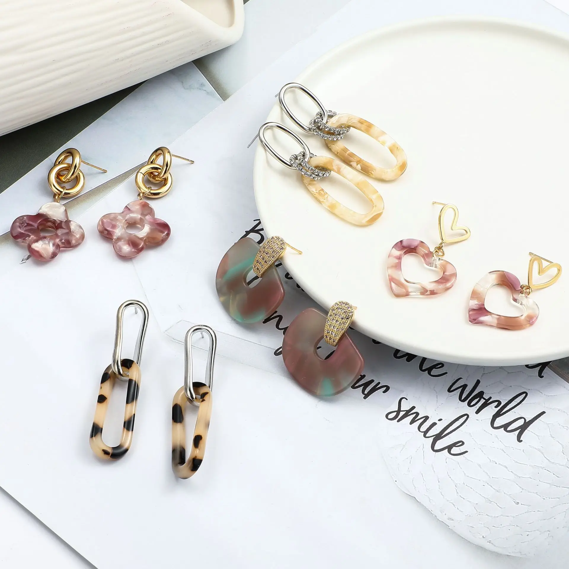 Hot Sale Colorful Jewelry Acrylic Earring Stud Geometric Resin Romantic For Girl Trendy Earring, Customized color
Hot Sale Colorful Jewelry Acrylic Earring Stud Geometric Resin Romantic For Girl Trendy Earring, Customized color