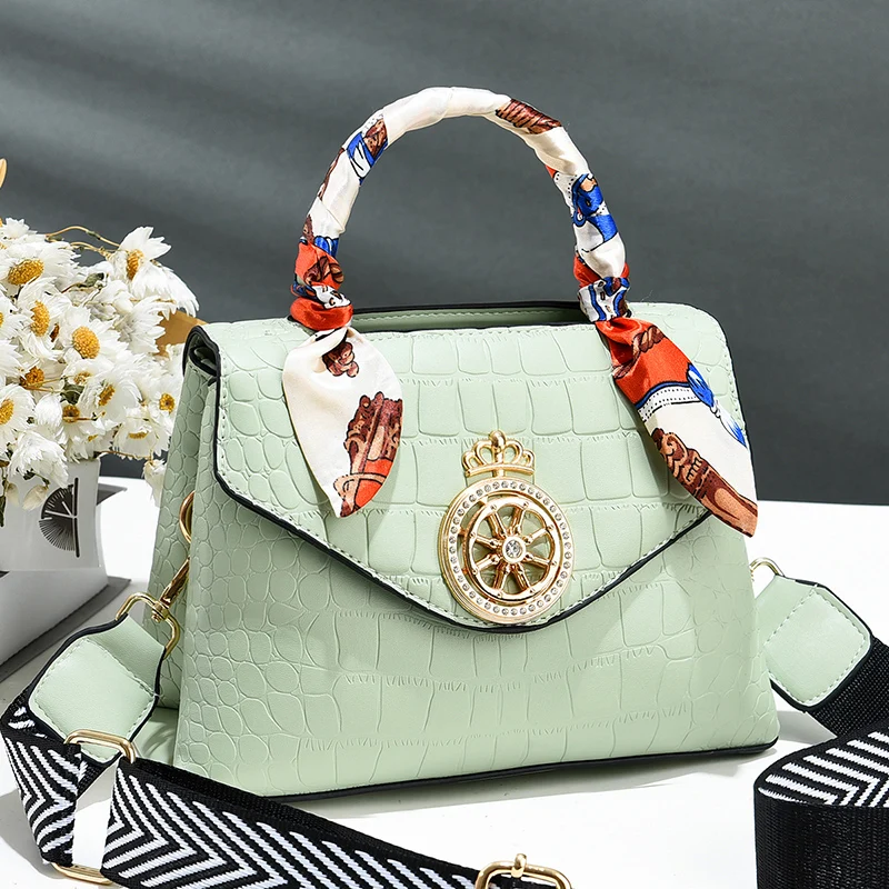 DL010 44 Fashion Rhinestone Ladies Shoulder Bag Wholesale Small Handbag Women Hand Bags Handbags, Black....
DL010 44 Fashion Rhinestone Ladies Shoulder Bag Wholesale Small Handbag Women Hand Bags Handbags, Black....