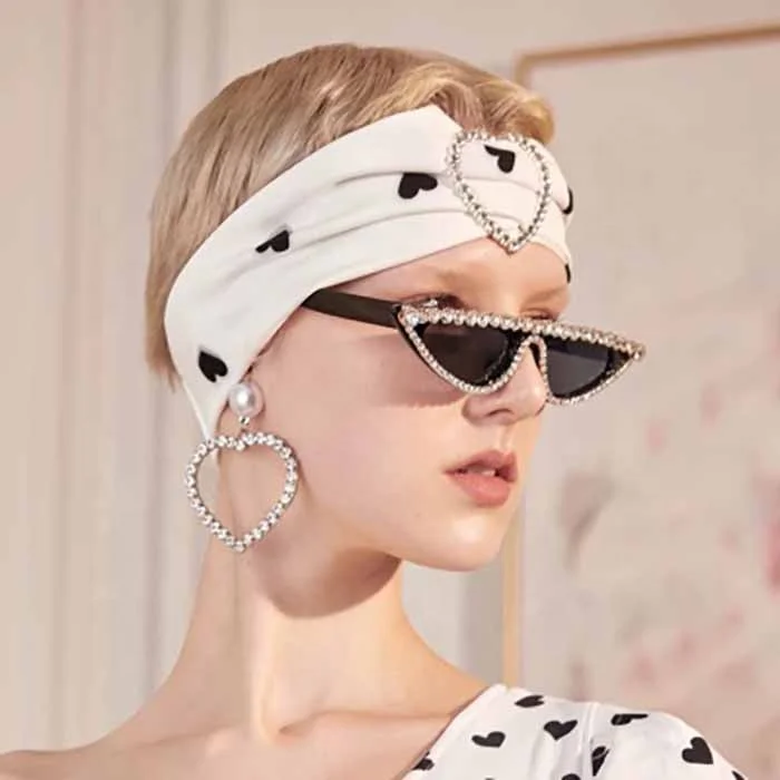 fashion rhinestone flat top sunglasses for women 2020 summer decoration party luxury diamond cat eye sun glasses women UV400, Customized color
fashion rhinestone flat top sunglasses for women 2020 summer decoration party luxury diamond cat eye sun glasses women UV400, Customized color