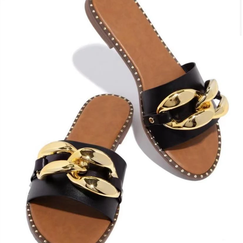 Fashion Metal LOGO Big double ring chain buckle 2021 hot summer women's slippers sandals fashion flat shoes, Picture
Fashion Metal LOGO Big double ring chain buckle 2021 hot summer women's slippers sandals fashion flat shoes, Picture