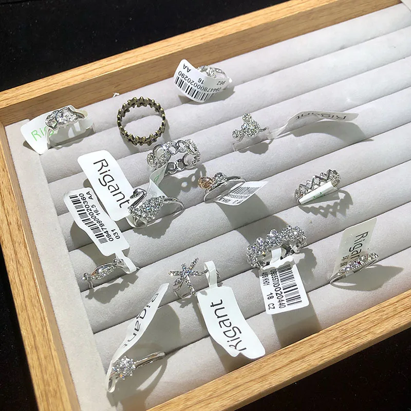 China Manufactory womens rings bulk wedding zircon ring unique fashion zircon ring with cheap price 
China Manufactory womens rings bulk wedding zircon ring unique fashion zircon ring with cheap price