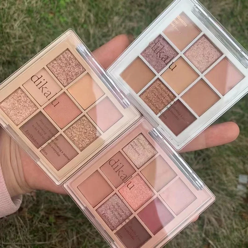 9 Color Milk Tea Custom Eye Shadow Glitter Snowflake Makeup Jiugongge Nude Oatmeal Milk High Quality Eyeshadow Palette, As picture shown
9 Color Milk Tea Custom Eye Shadow Glitter Snowflake Makeup Jiugongge Nude Oatmeal Milk High Quality Eyeshadow Palette, As picture shown