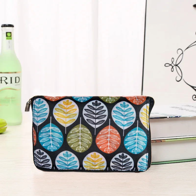 2021 new Korean portable folding shopping bag custom zipper tote bag flower printing cute handbag wholesale, Customized color
2021 new Korean portable folding shopping bag custom zipper tote bag flower printing cute handbag wholesale, Customized color