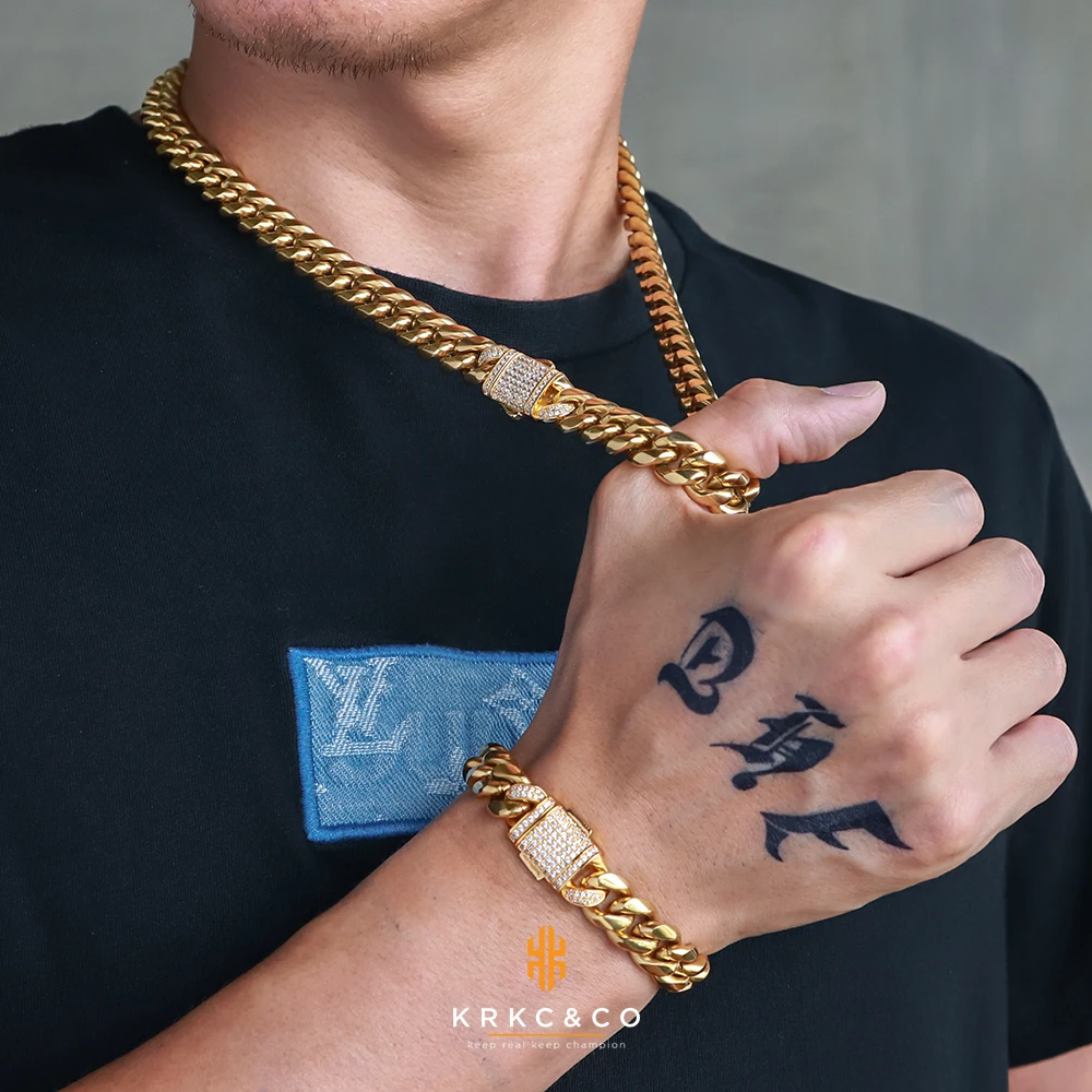 8mm 10mm Titanium Cuban Link Chain and Bracelet Mens 18k Gold Solid Curb Thick Miami Stainless Steel Gold Cuban Link Bracelet
8mm 10mm Titanium Cuban Link Chain and Bracelet Mens 18k Gold Solid Curb Thick Miami Stainless Steel Gold Cuban Link Bracelet