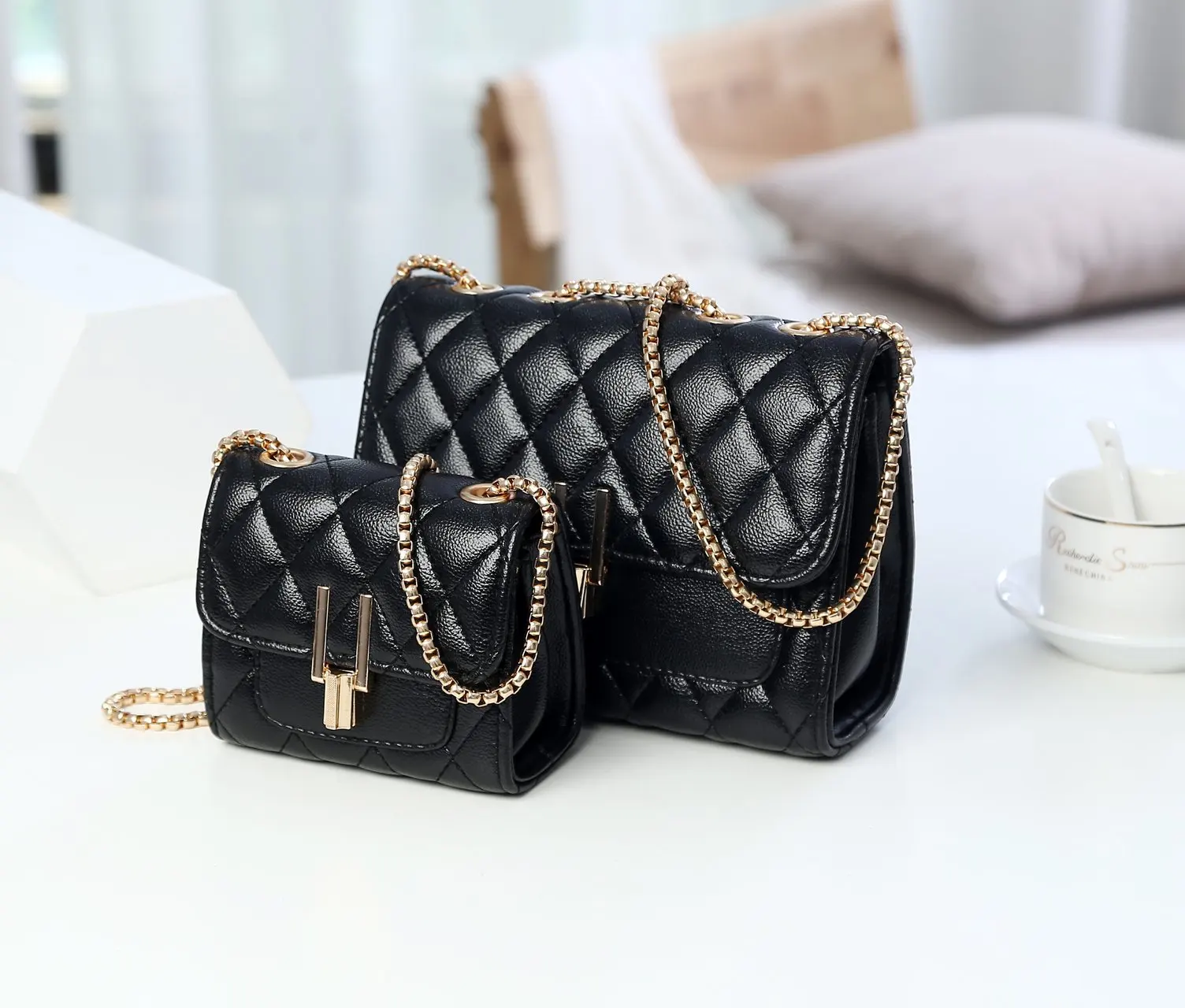 Designer small private label bobby backpack beach bag luxury brand handbags and purse women mini hand bags ladies purses
Designer small private label bobby backpack beach bag luxury brand handbags and purse women mini hand bags ladies purses