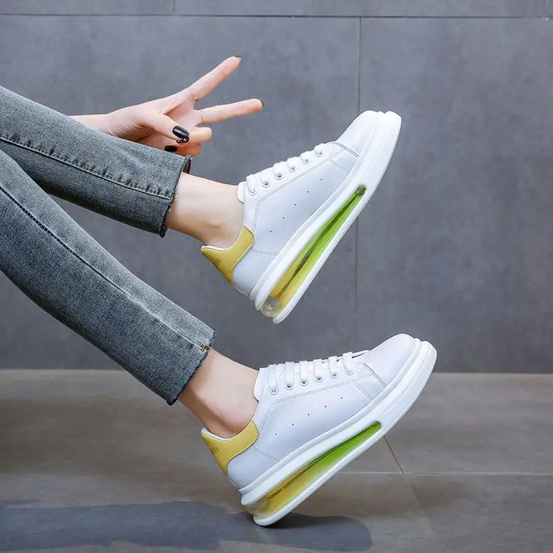 2021 Fashion designer women shoes lightweight classic casual women small white shoes platform sneakers tenis zapatos deportivos
2021 Fashion designer women shoes lightweight classic casual women small white shoes platform sneakers tenis zapatos deportivos