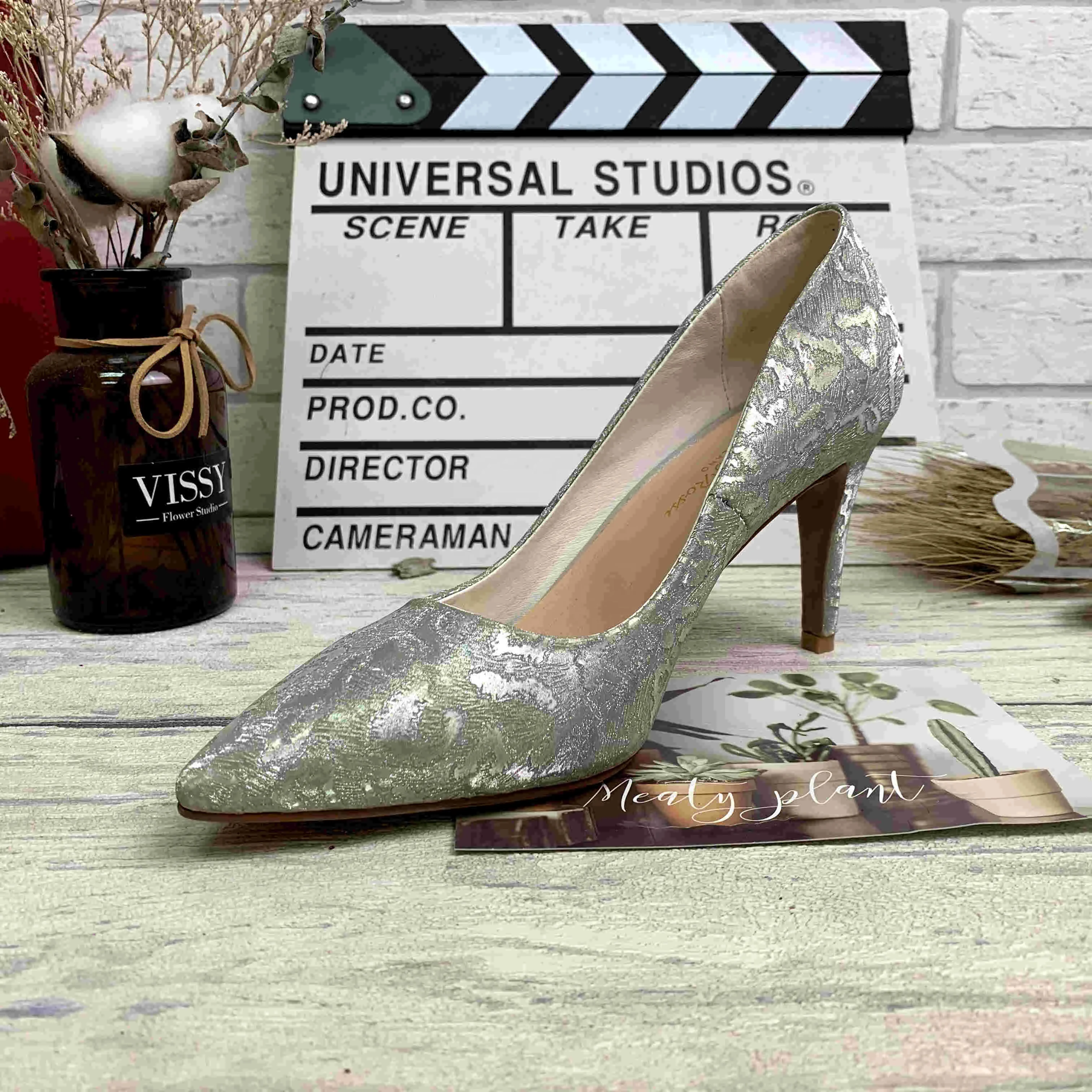 2021 spring new hot stamping pattern pointed stiletto high heel women's shoes in Europe and America large size wholesale, Silver
2021 spring new hot stamping pattern pointed stiletto high heel women's shoes in Europe and America large size wholesale, Silver