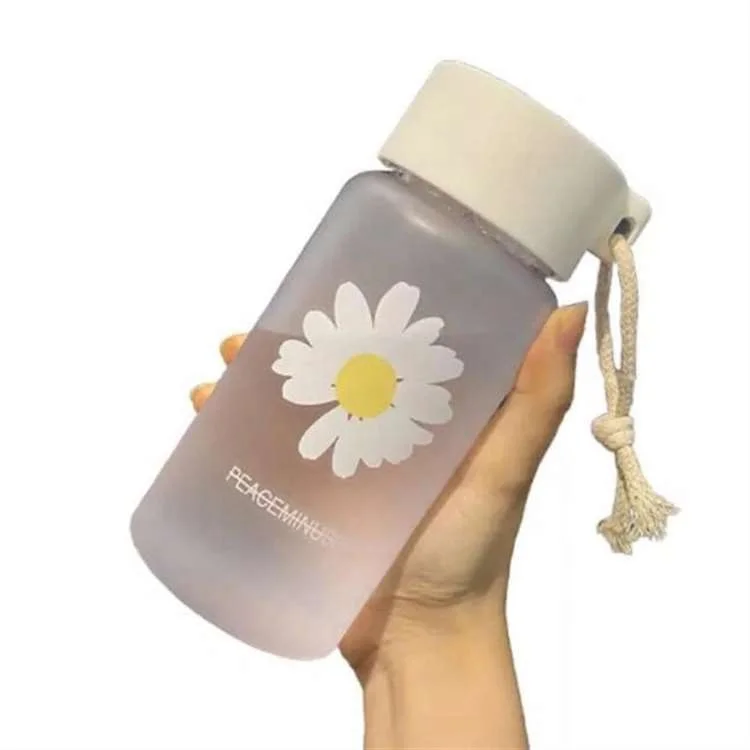 Creative Frosted Water Bottle With Portable Rope Travel Tea Cup Small Daisy Transparent Plastic Water Bottles
Creative Frosted Water Bottle With Portable Rope Travel Tea Cup Small Daisy Transparent Plastic Water Bottles