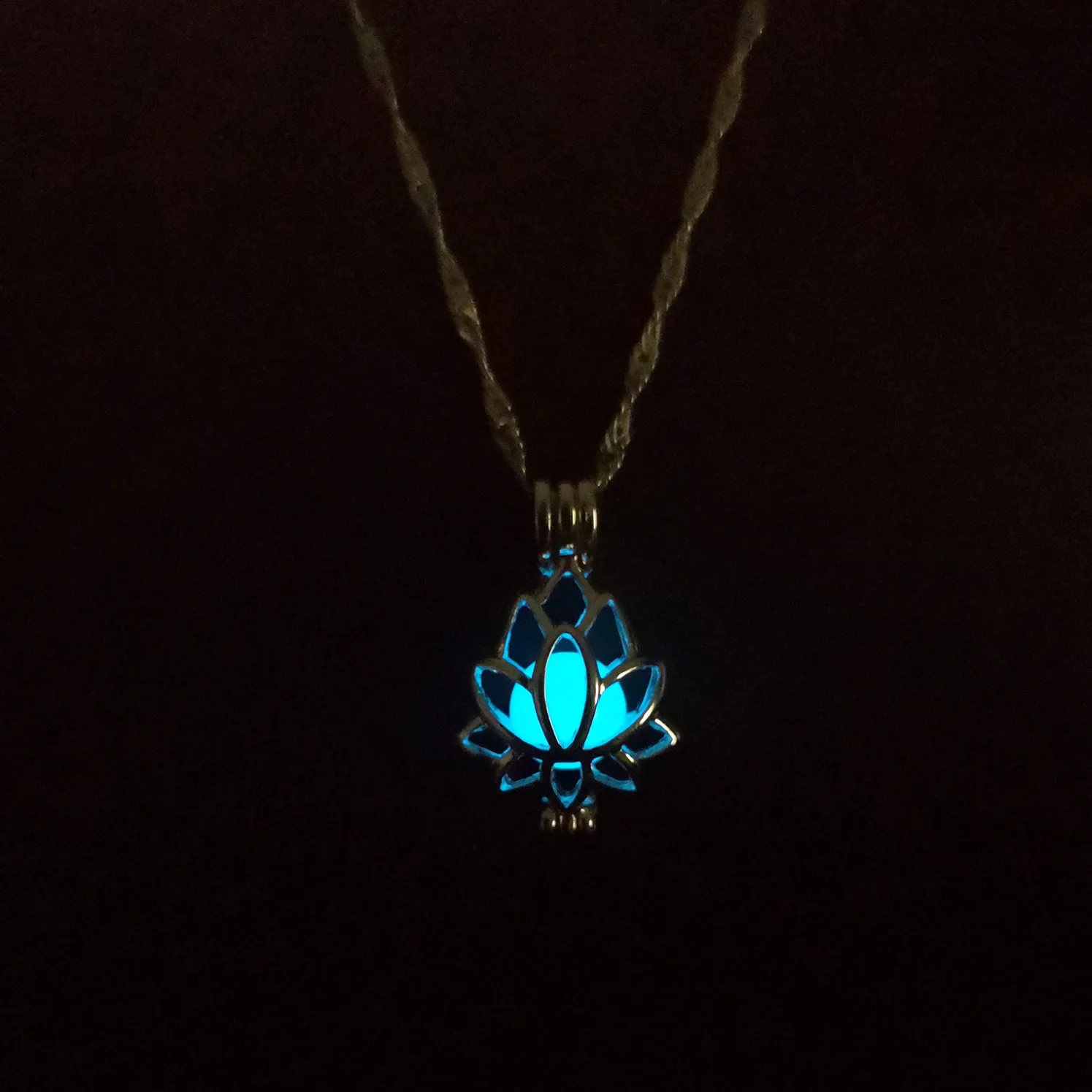 Shangjie OEM collar 2021 Halloween Lotus Luminous Necklace jewelry silver necklace flower necklace, Color
Shangjie OEM collar 2021 Halloween Lotus Luminous Necklace jewelry silver necklace flower necklace, Color
