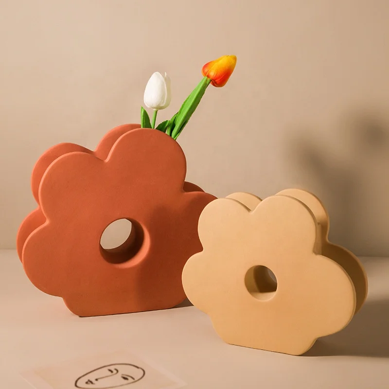 Elegant Modern Design Unique Flower Shape Ceramic Flower Vase for Home Decoration, Light yellow/orange
Elegant Modern Design Unique Flower Shape Ceramic Flower Vase for Home Decoration, Light yellow/orange