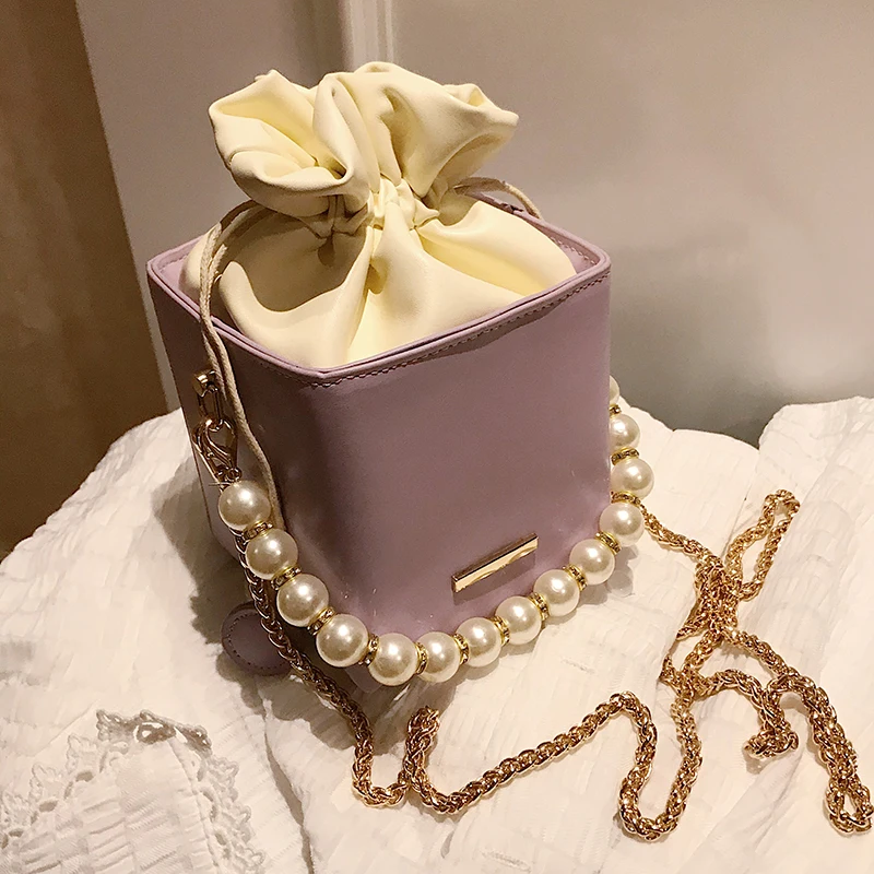2021 New arrivals Wholesale Chain Bags Ladies Pearl Box Handbags Women Fashion Purses
2021 New arrivals Wholesale Chain Bags Ladies Pearl Box Handbags Women Fashion Purses