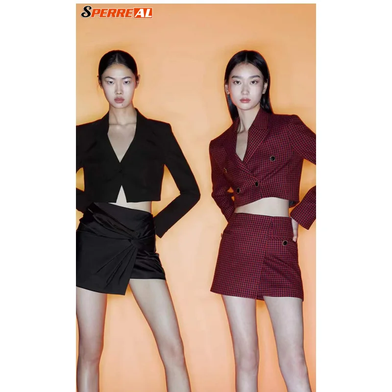 European and American style popular spring new double breasted short casual blazer Leisure Suit jacket Short skirt suit
European and American style popular spring new double breasted short casual blazer Leisure Suit jacket Short skirt suit