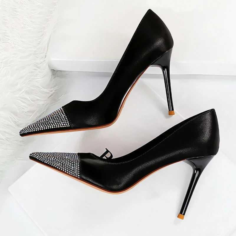 Woman Wedding Pumps Fashion Pink Bride High Heels Crystal Rhinestone Pointed Toe Slip-On Women Party Elegant Dress Shoes
Woman Wedding Pumps Fashion Pink Bride High Heels Crystal Rhinestone Pointed Toe Slip-On Women Party Elegant Dress Shoes