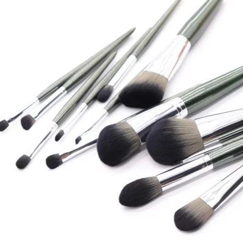 2021 soft bristle similar to snow fox fur professional makeup brush set, Bright silver
2021 soft bristle similar to snow fox fur professional makeup brush set, Bright silver