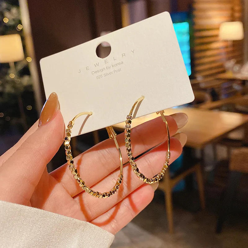 European Hip Hops 40mm Sterling Silver Needle Hoop Earring Fancy 18K Gold Plating Big Hoop Earring With Beads
European Hip Hops 40mm Sterling Silver Needle Hoop Earring Fancy 18K Gold Plating Big Hoop Earring With Beads