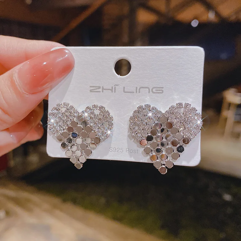 crystal stud earrings women wedding heart shape fashion fancy simple style new all match jewelry hot sale women female earring
crystal stud earrings women wedding heart shape fashion fancy simple style new all match jewelry hot sale women female earring