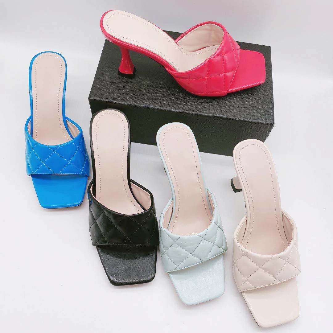 Rhombus Classic Design Show Flip-flops Genuine Leather High Heeled Sandals Fashion Women Pumps Street Style Thin Heels Slippers
Rhombus Classic Design Show Flip-flops Genuine Leather High Heeled Sandals Fashion Women Pumps Street Style Thin Heels Slippers