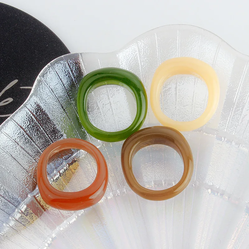 OUYE 2021 Summer newest ins style personality simple temperament colorful resin acrylic ring women fashion jewelry
OUYE 2021 Summer newest ins style personality simple temperament colorful resin acrylic ring women fashion jewelry