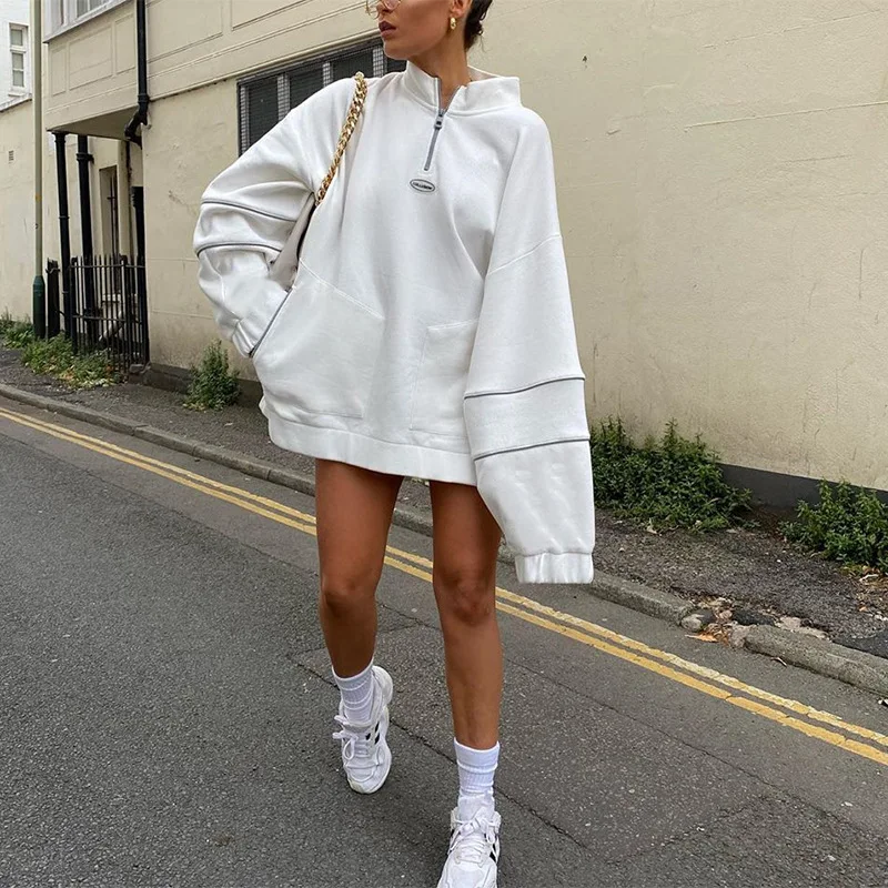 2021 autumn/winter new ladies oversized white sweater collar casual sportswear comfortable fabric. 
2021 autumn/winter new ladies oversized white sweater collar casual sportswear comfortable fabric.