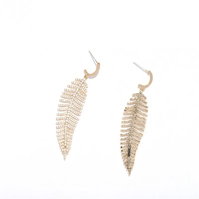 Golden Leaf Hoop Retro Earring Diamond Elegant Earings Simple Design, As photo
Golden Leaf Hoop Retro Earring Diamond Elegant Earings Simple Design, As photo