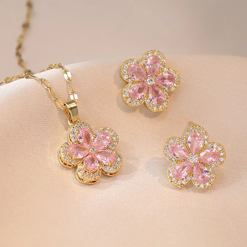 Light Luxury Pink Zircon Flower Pendant Jewelry Set Titanium Steel Chain Brass Flower Crystal Earrings Necklace Set for women
Light Luxury Pink Zircon Flower Pendant Jewelry Set Titanium Steel Chain Brass Flower Crystal Earrings Necklace Set for women
