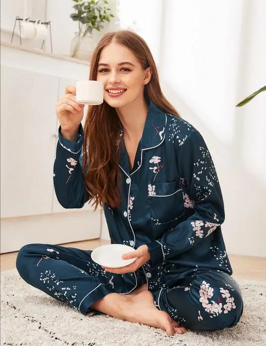 Satin Women's Pajamas Pijamas Woman Silky Polyester Satin Pajamas Set, Yellow, blue, black
Satin Women's Pajamas Pijamas Woman Silky Polyester Satin Pajamas Set, Yellow, blue, black